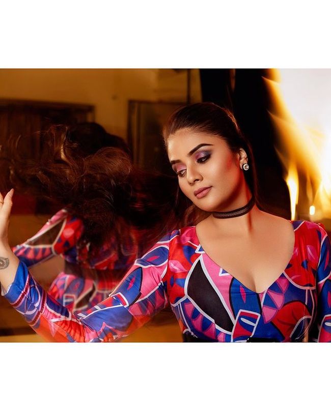 Vibrant Looks Of Sreemukhi In Colorful Outfit